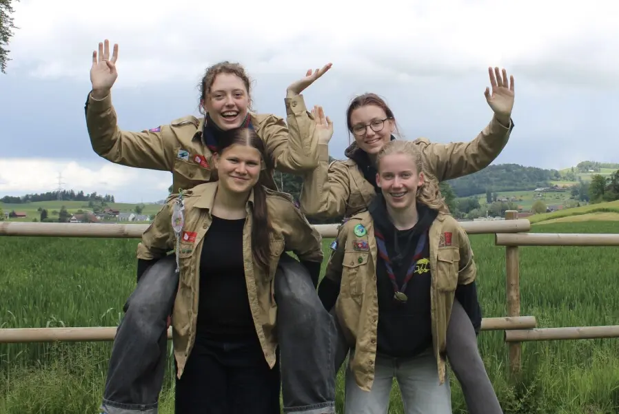 Von links nach rechts, oben: Miyuki, Chamuya; unten: Taluvi, Jamila