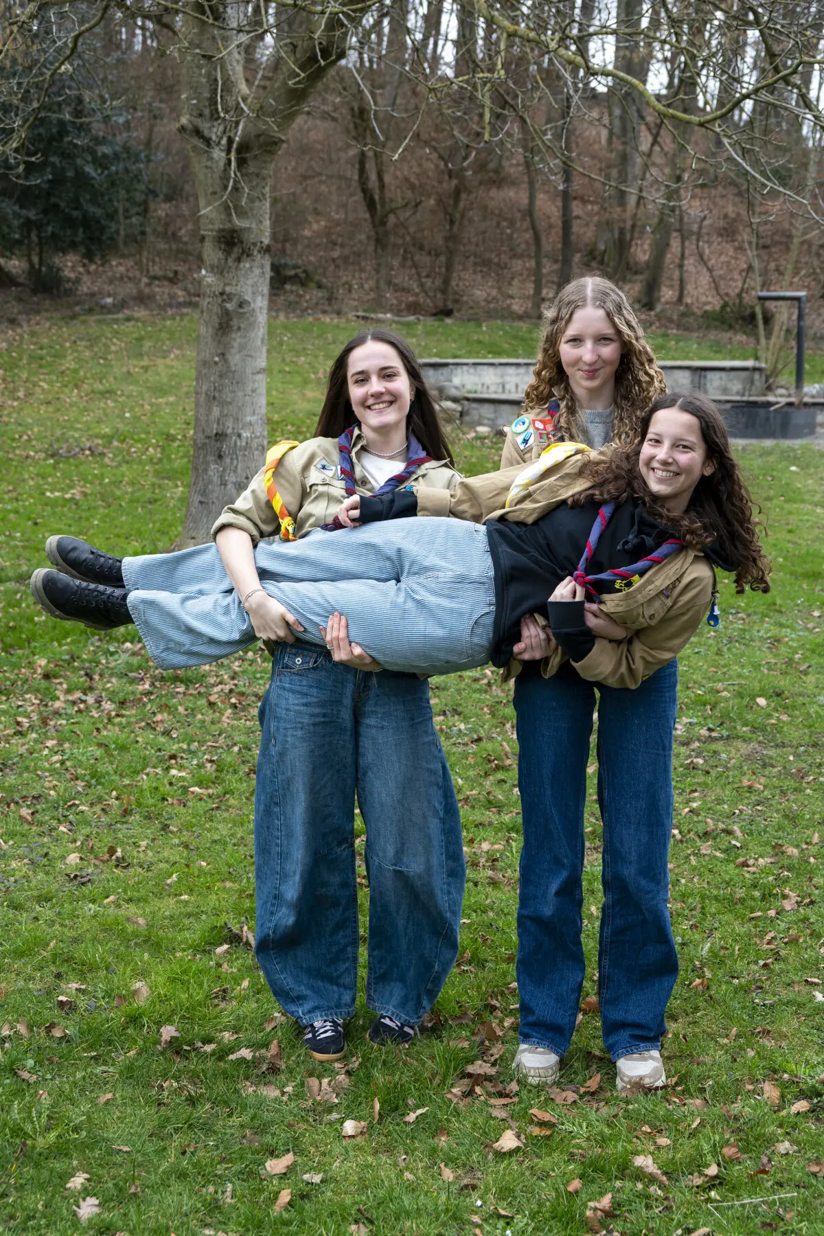 links Noxy, rechts Rànea, liegend Agea